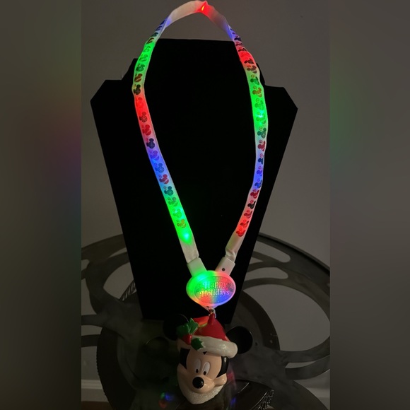 Disney Holiday Lanyard - Christmas Light-Up Santa Mickey - Picture 6 of 6